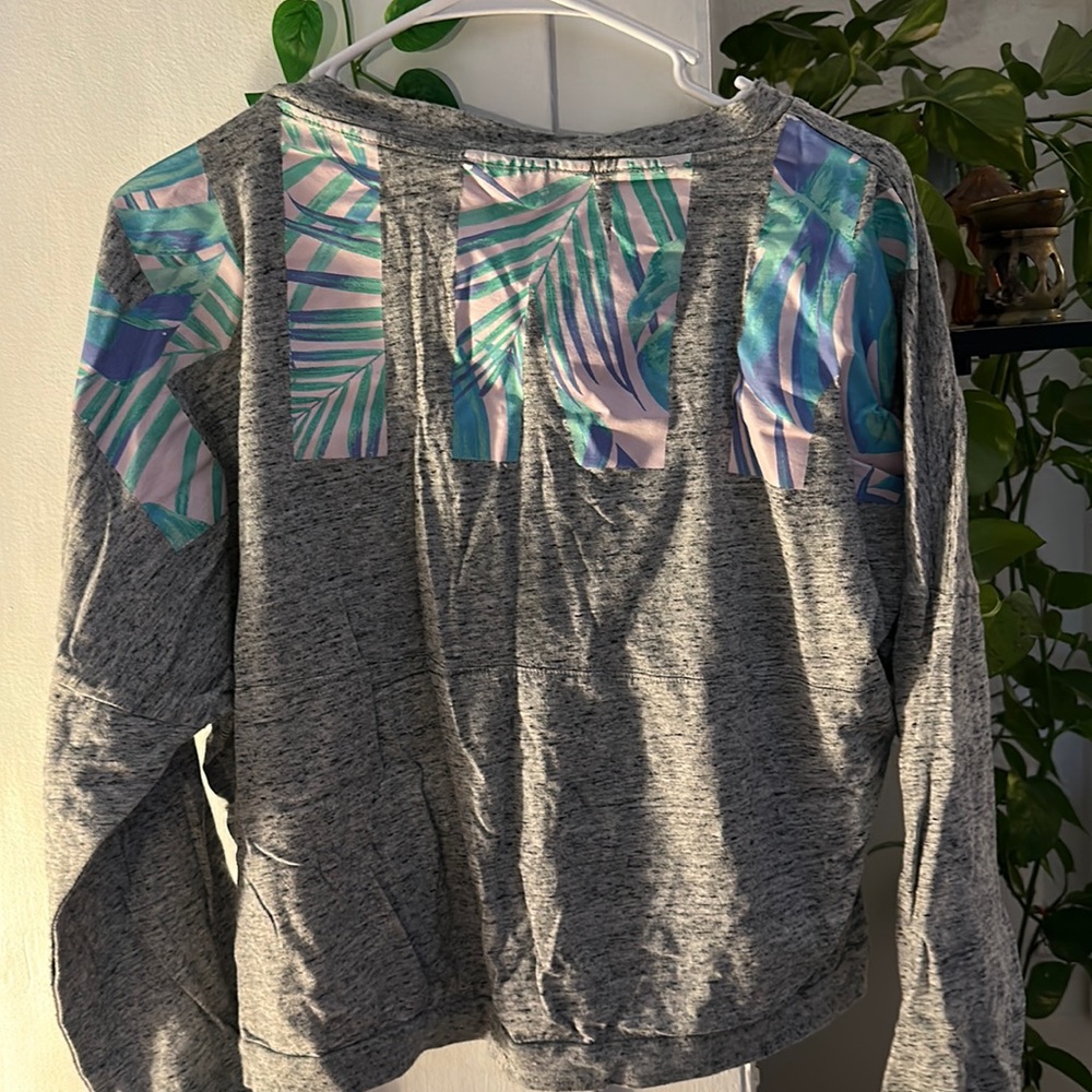 Women’s medium Victoria secret PINK long sleeve, lightly used